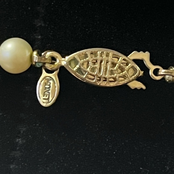 Monet Vintage Elegant Luxury Cream Pearl Necklace, Signed, Rare - Picture 2 of 2